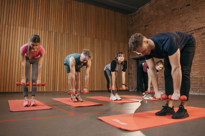Aula em grupo num estúdio de fitness boutique em Lisboa