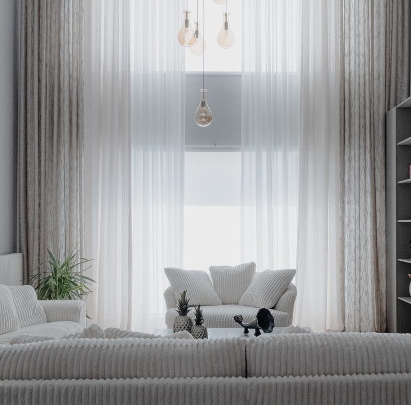 Sala de estar decorada por um atelier de design de interiores em Lisboa